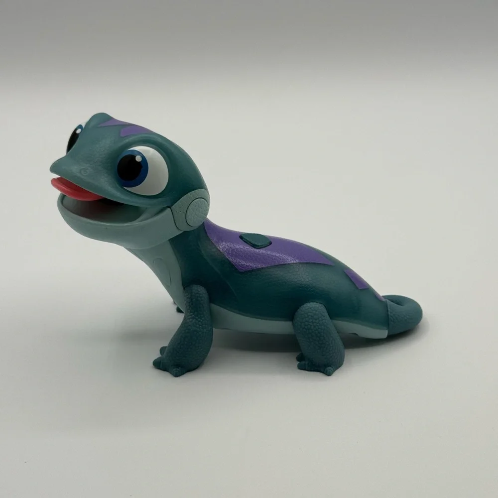 Disney Frozen 2 BRUNI The Fire‎ Spirit Salamander Light Up 7
